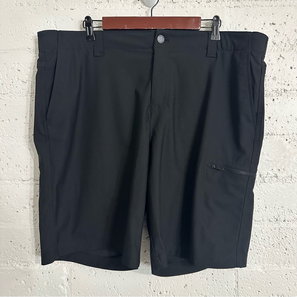 ZeroXposur Mens Athletic Shorts 40 Black Flat Front Comfort Waist 9.5" Inseam